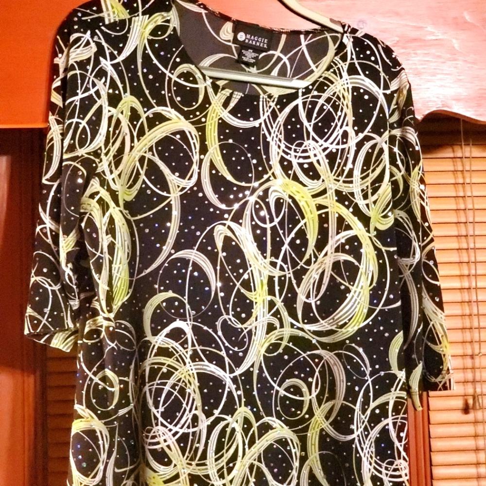 Maggie Barnes top